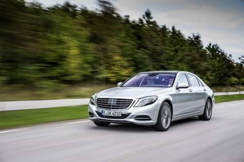 Die Systemleistung des S 500 liegt bei 442 PS, das maximale Drehmoment bei  650 Nm