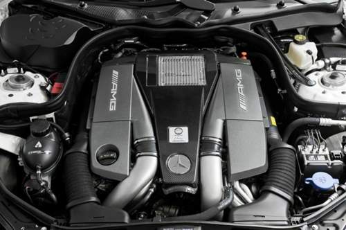 V8 im E 63 AMG