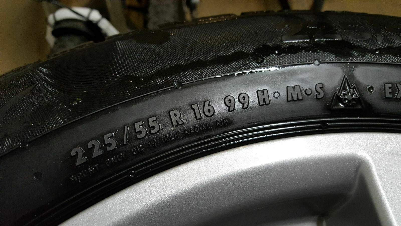 S212 R16 Mercedes Benz W212 S212 Winterreifen 225/55 R16 99H : Biete