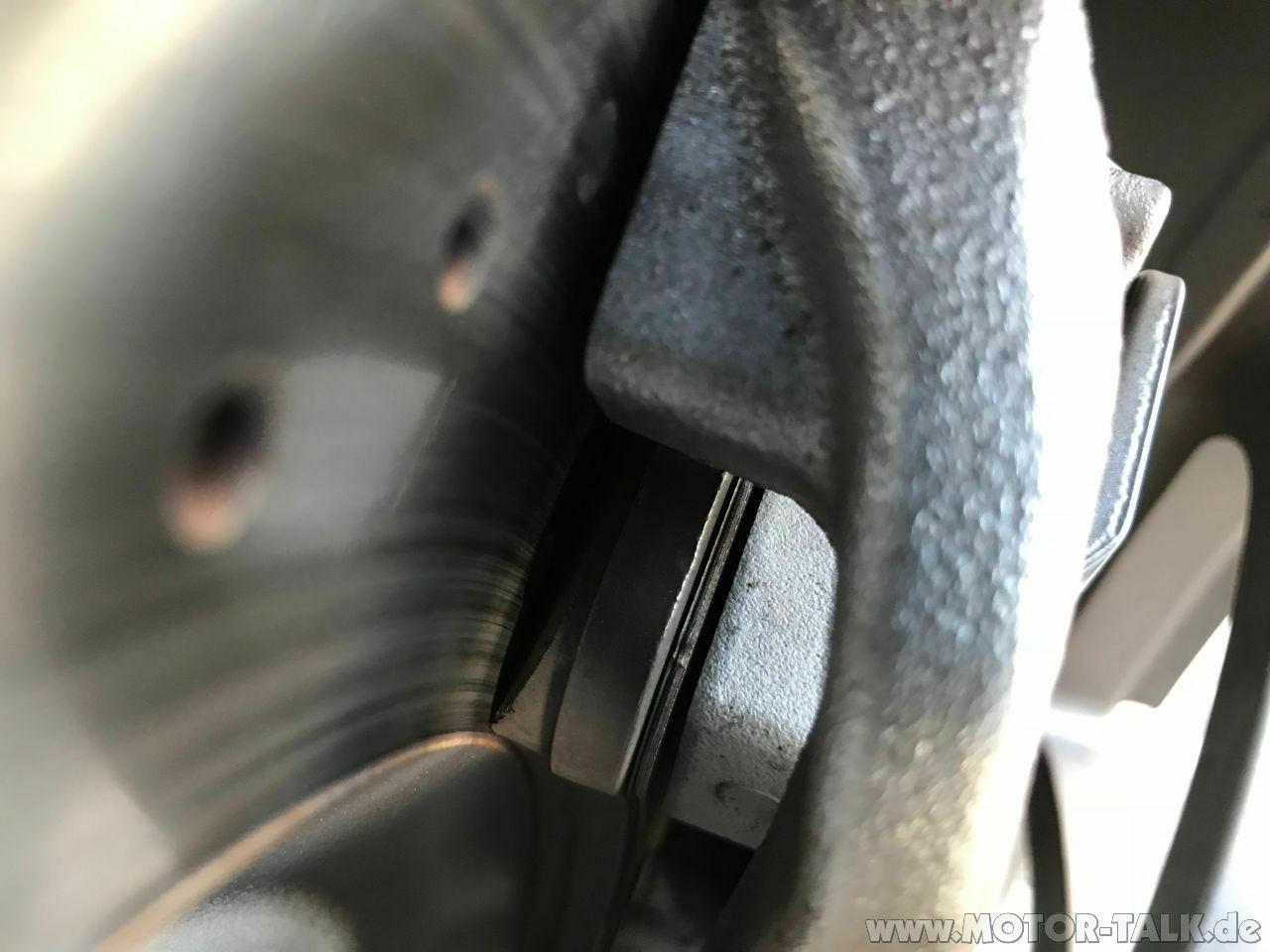 Mercedes C 63 AMG / W205 Bremsbeläge vorne & hinten wechseln! KOSTEN?
