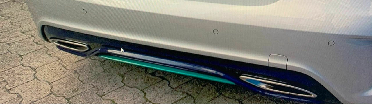 Mercedes CLA AMG-Paket Stosstange verfärbt sich blau?