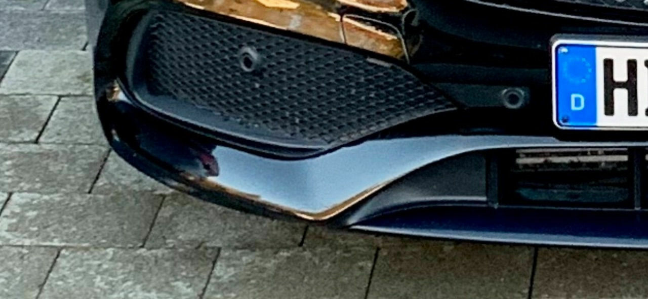 Mercedes CLA AMG-Paket Stosstange verfärbt sich blau?