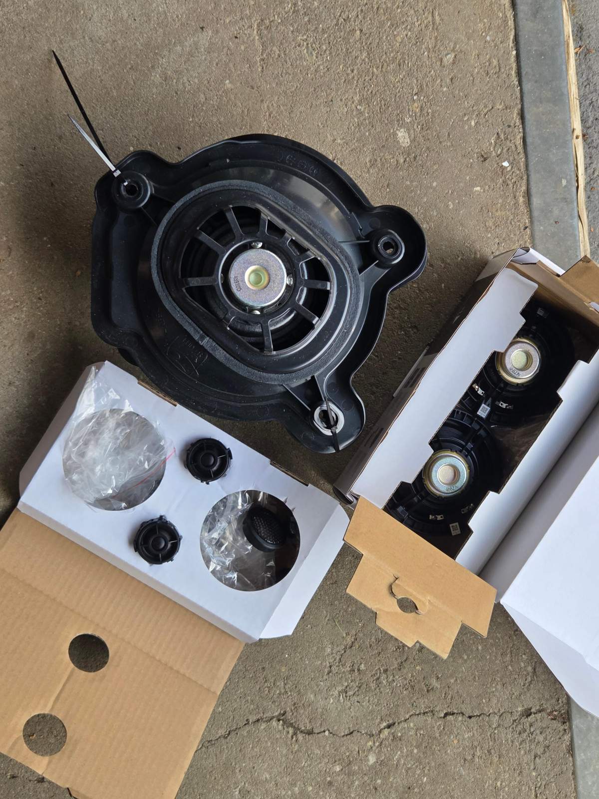 Mercedes CLE Burmester-Speaker : Biete