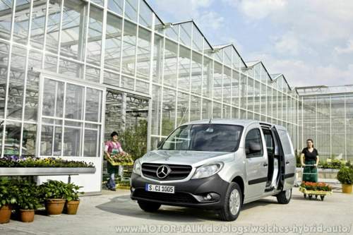 Blumen elektrisch transportieren. Im Bild aber das thermische Modell, weil es den E-Citan noch nicht gibt.