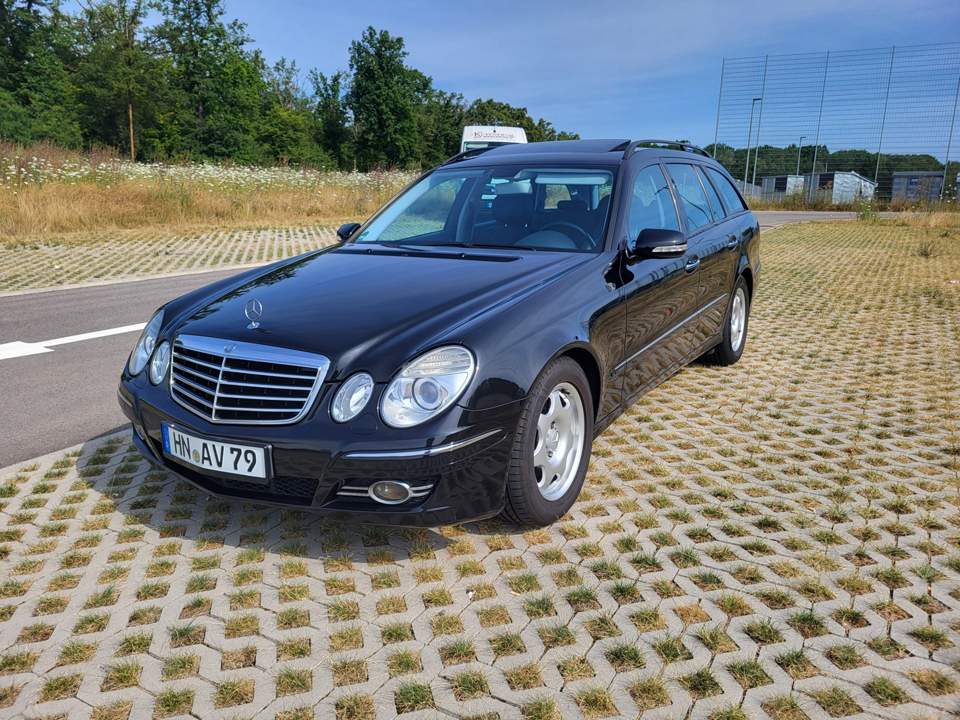211638405