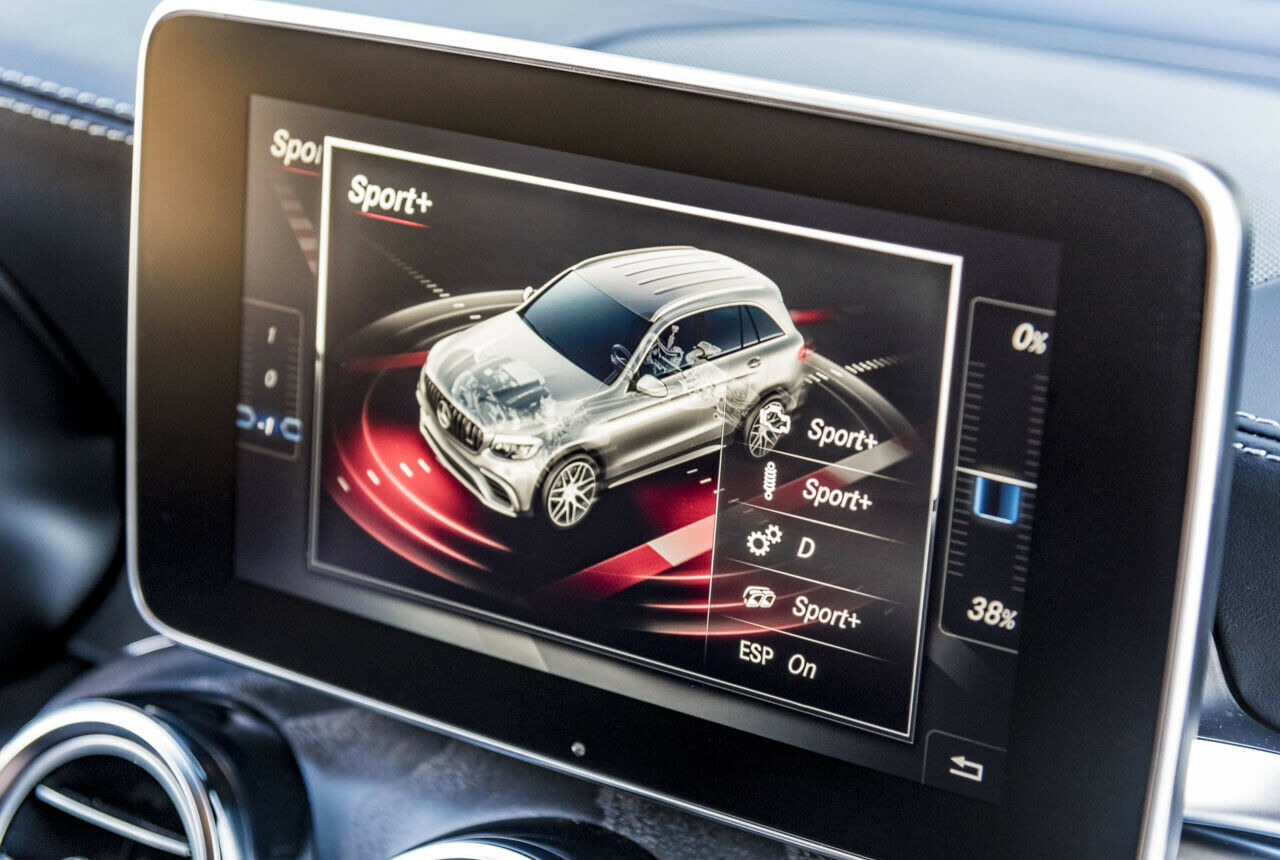 Der GLC 63 4Matic+ bietet maximal den Sport-Plus-Modus um 63 S schaltet der Race-Modus den GLC noch schärfer