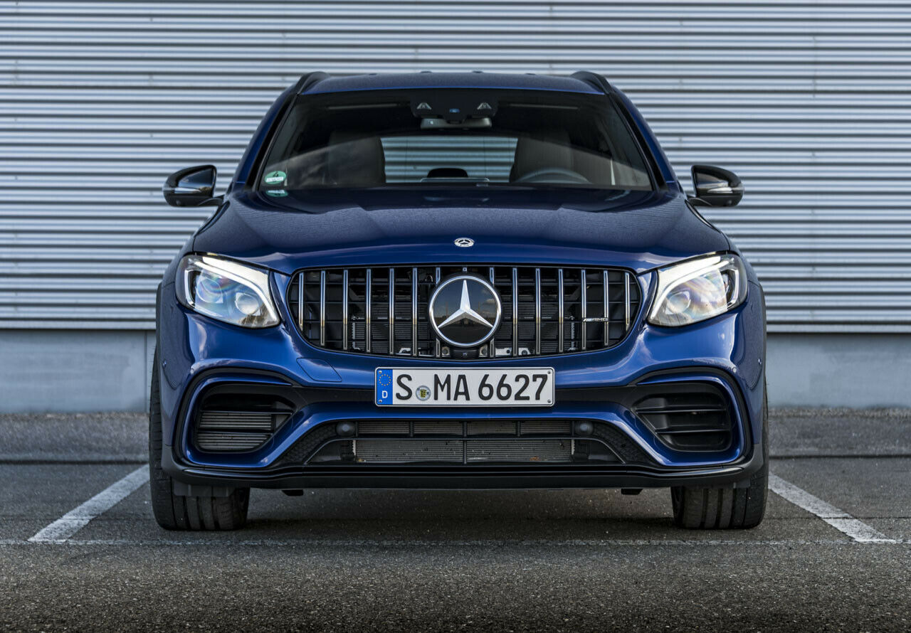 Der GLC 63 ist das erste AMG-Modell jenseits des AMG GT, das mit dem Panamericana-Grill vorfährt