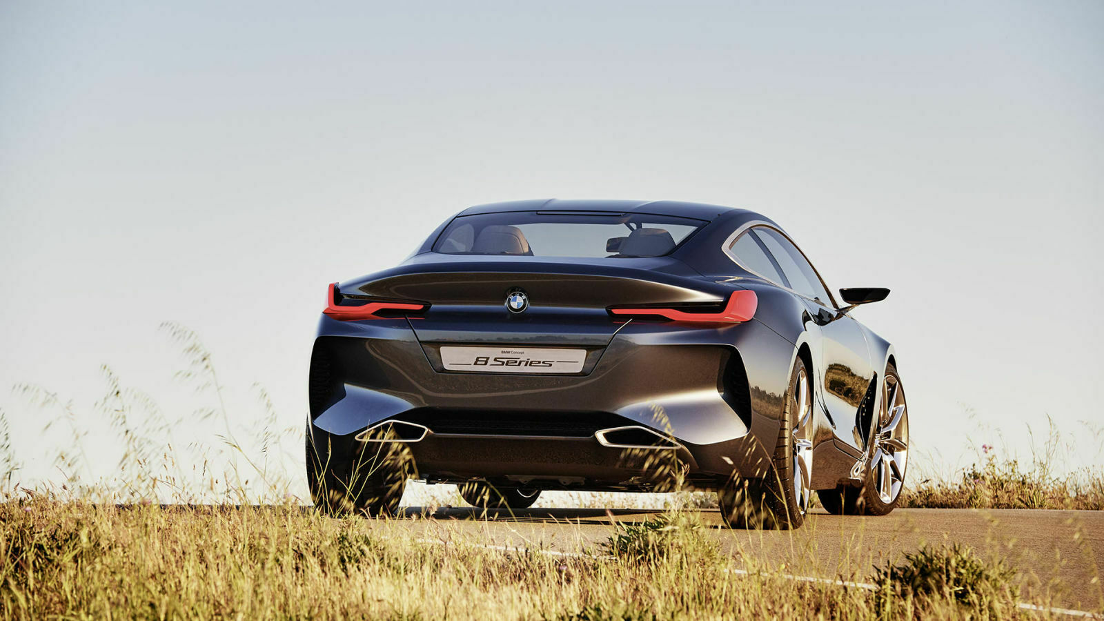 Die Heckschürze des Concept 8 Series dürfte eher einem kommenden M8 entsprechen als den Standard-Modellen