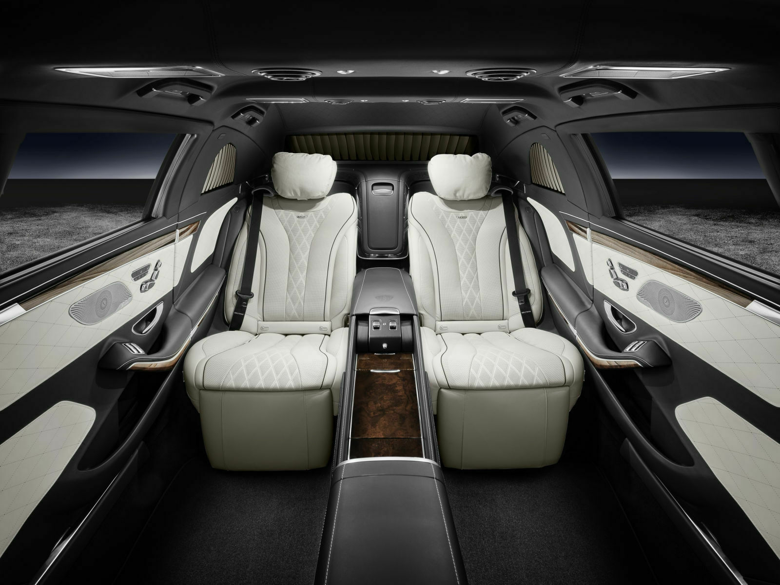 Mercedes-Maybach S 600 Pulman Guard: Viel Platz im Fond