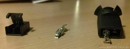 Sensor und Stecker