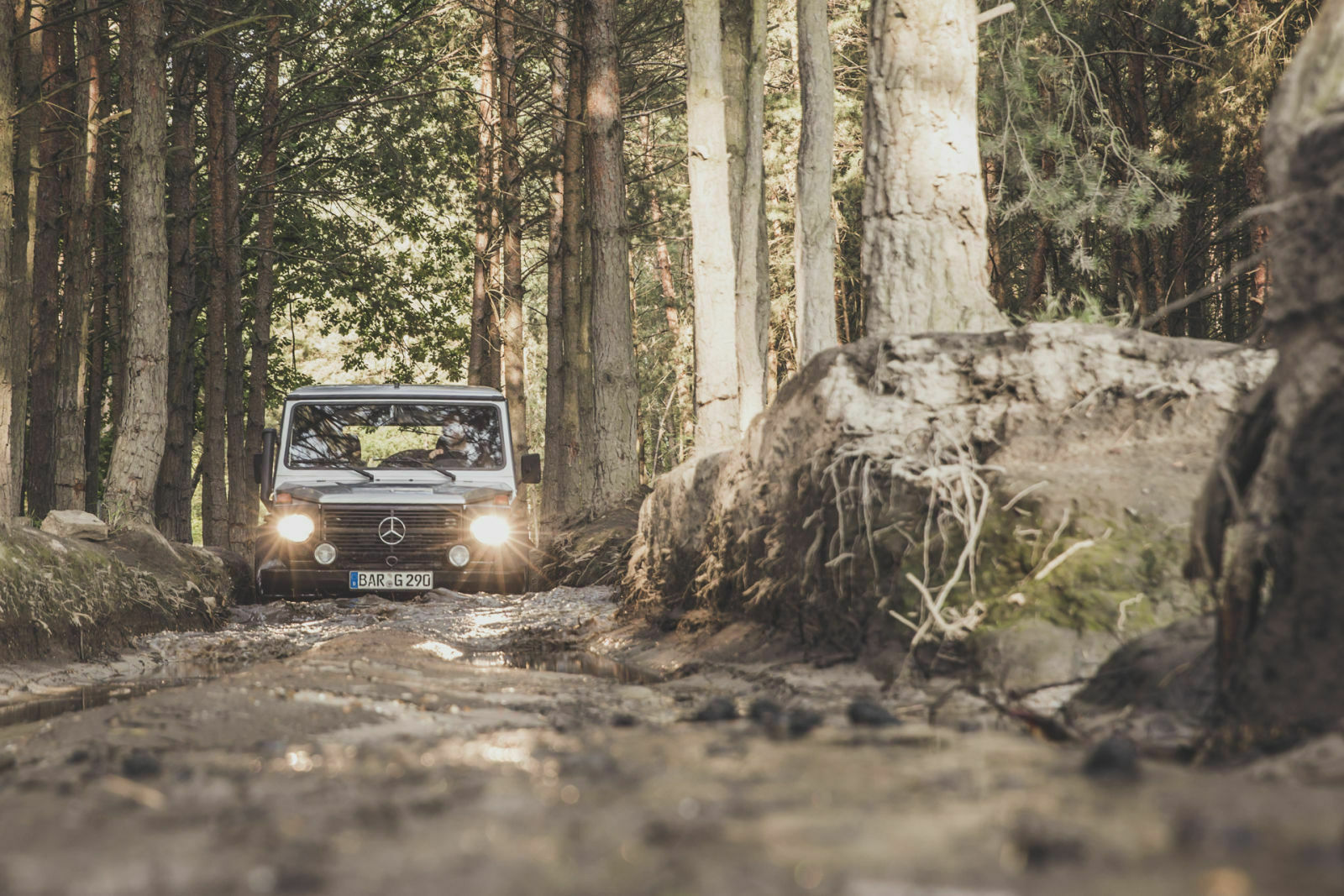 Mercedes G-Klasse gegen Lada Niva