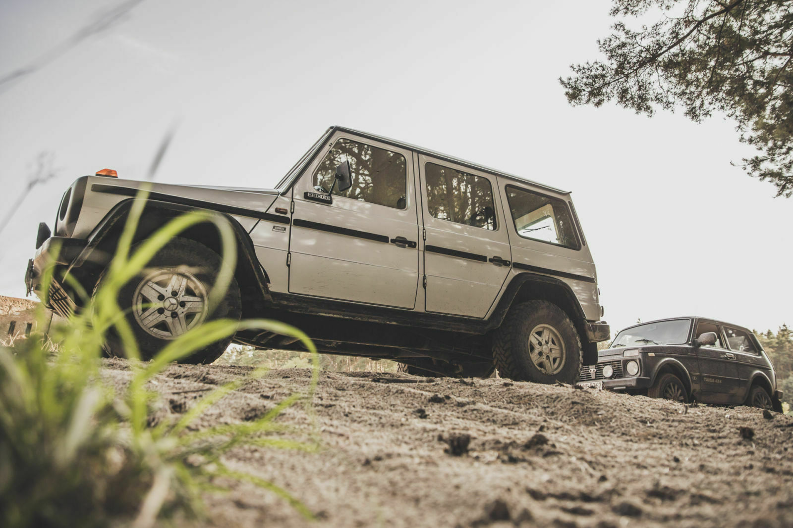 Mercedes G-Klasse gegen Lada Niva