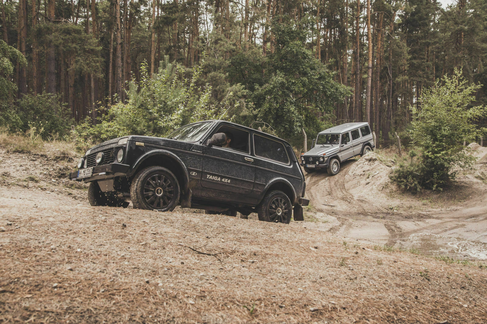 Mercedes G-Klasse gegen Lada Niva