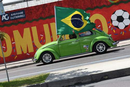 Heute ist das Bild der Brasilianer von VW geprägt vom Käfer und durchaus von Zuneigung. Doch während der Militärdiktatur hat der Konzern sich womöglich nicht mit Ruhm bekleckert