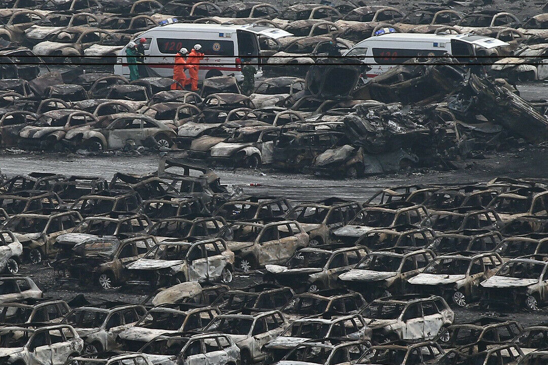 Durch die Explosion kamen nicht nur zahlreiche Menschen ums Leben, es brannten auch tausende Autos aus