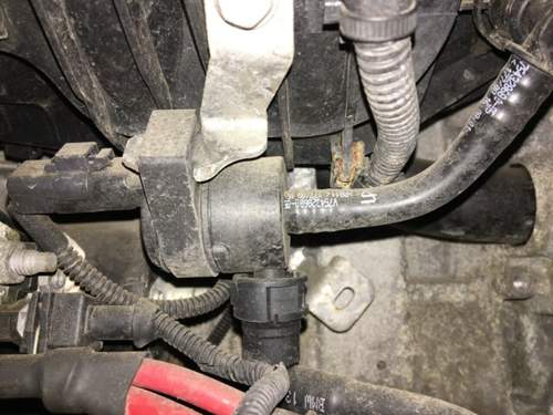 Mini r56 Teil hinter Drosselmodul.jpg