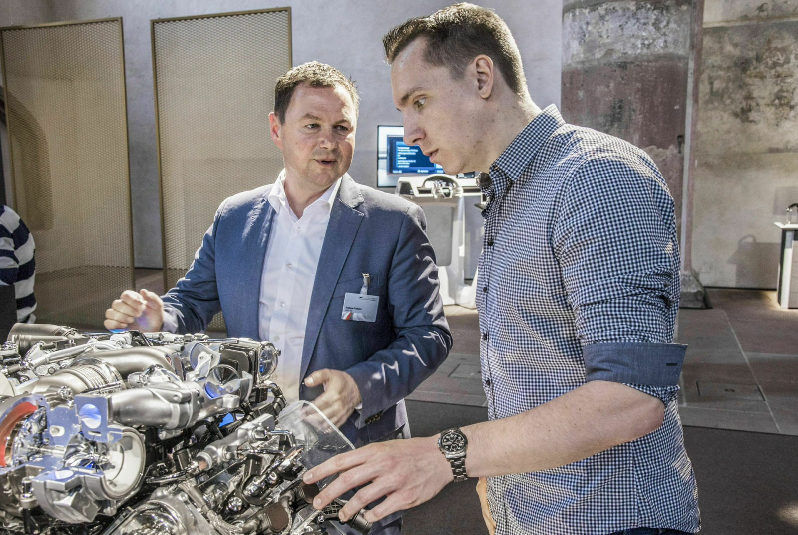 Diesel-Chefentwickler Andreas Fröhlich erklärt den Motor des Audi SQ7