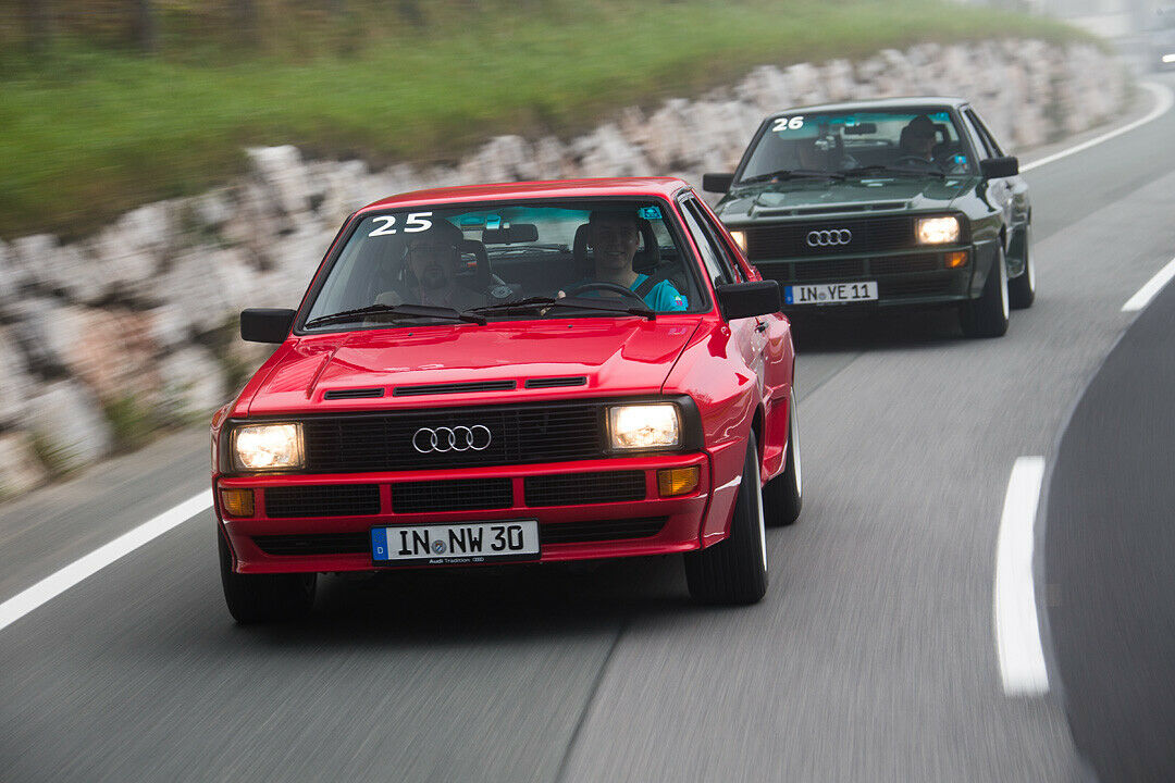Zwei Kurze, bitte: Audi hat nur 214 Sport Quattro gebaut. Drei davon stehen im Audi-Museum - diese beiden und ein schwarzes Exemplar