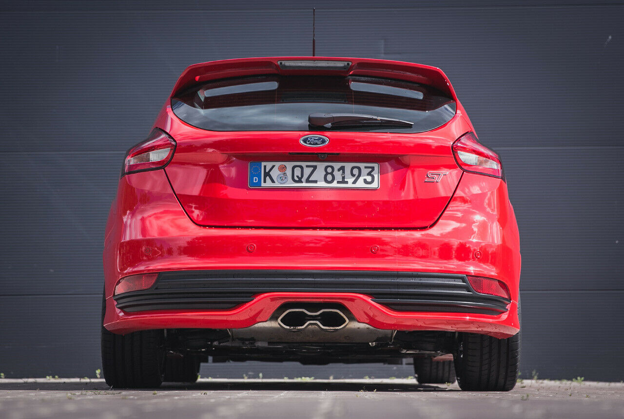Mit Schürze und Dachkantenspoiler sieht der Focus flotter aus