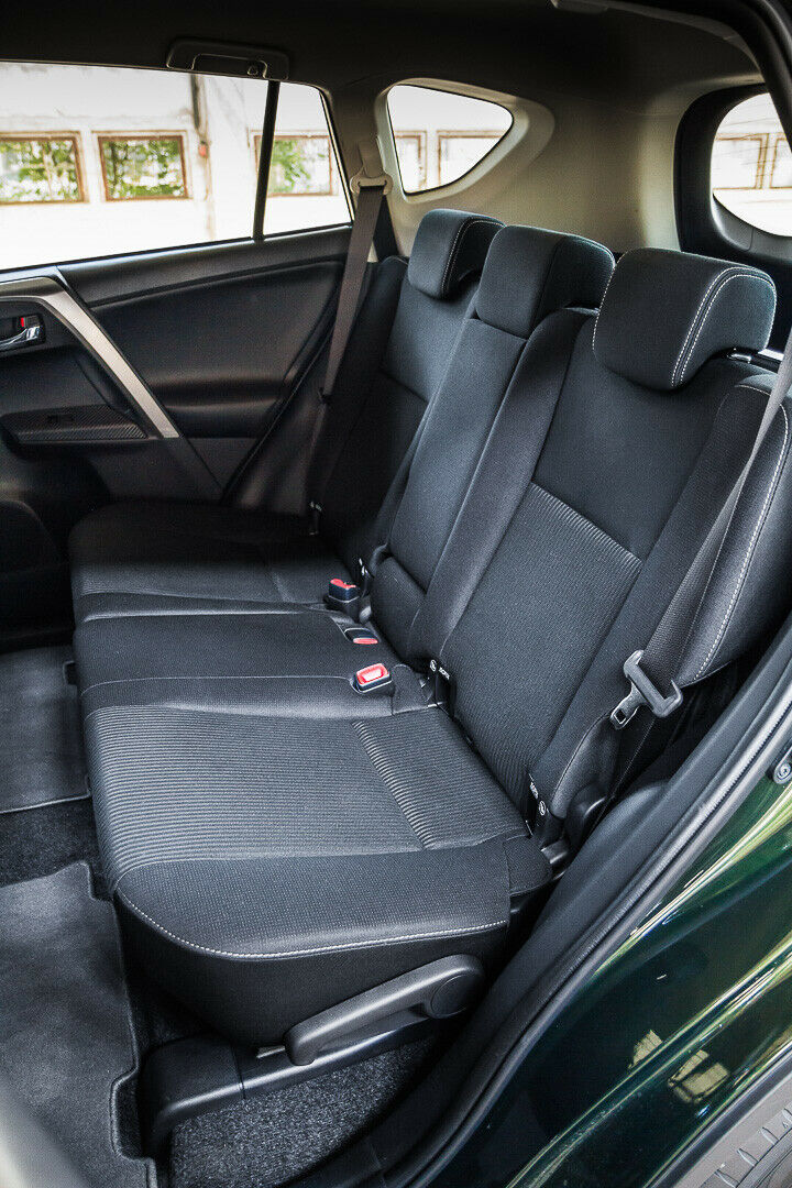 Die Rückbank des Toyota RAV4