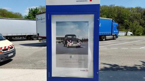 Französische Autobahnen sind teuer, aber es wird etwas geboten: Keine Schlaglöcher, saubere Toiletten, gute Raststätten und eine Beschwerde-Hotline