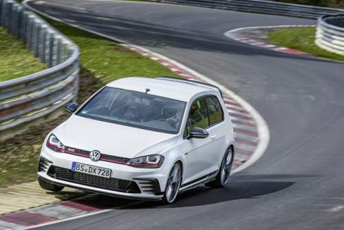 Auf der Nordschleife fährt alles zwischen Supersportler und Kleinwagen. Die meisten wählen ein Modell dazwischen. Kompaktsportler sind besonders häufig