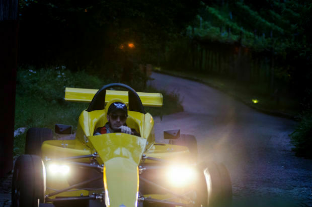 Für den EM01 Stradale versprechen die Italiener eine Straßenzulassung