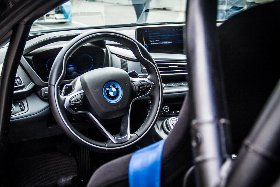 Der BMW i8 kann bis zu 120 km/h rein elektrisch fahren