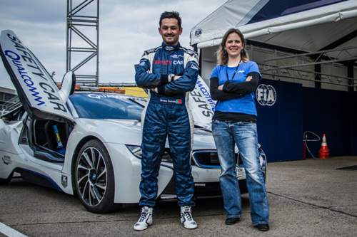 Safety-Car-Fahrer Bruno Correia und MOTOR-TALK-Redakteurin Sabine