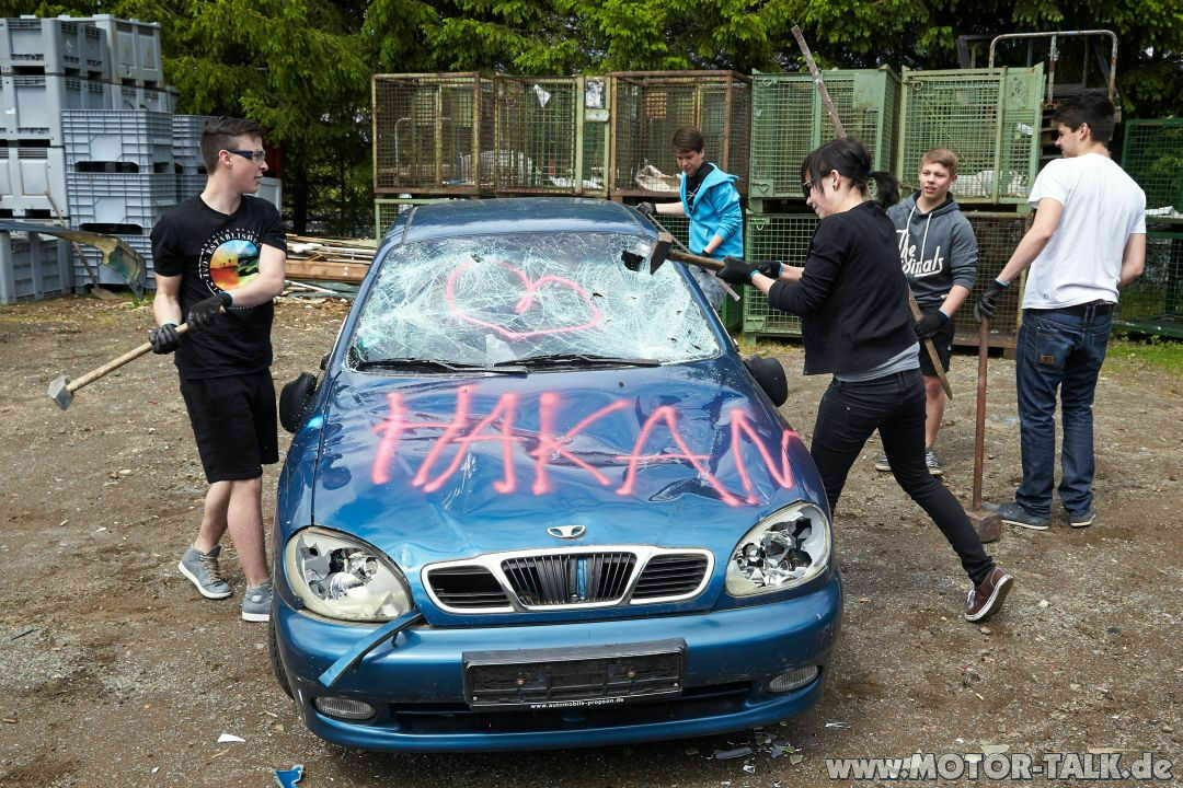 Keine Gnade: Der alte Daewoo muss leiden