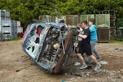 Am Ende wird der Schrott-Daewoo umgeworfen