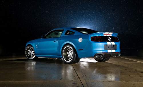 Zwei Streifen, vier Rohre: Shelby-Power