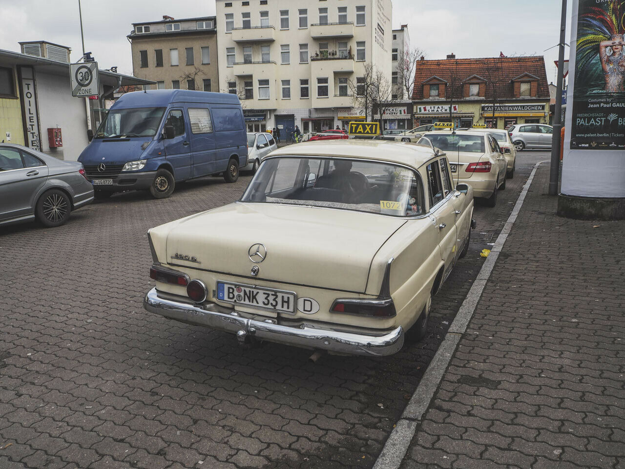 Automobiles Kulturgut: Dank H-Kennzeichen darf der alte Diesel auch in der Berliner Umweltzone Fahrgäste kutschieren