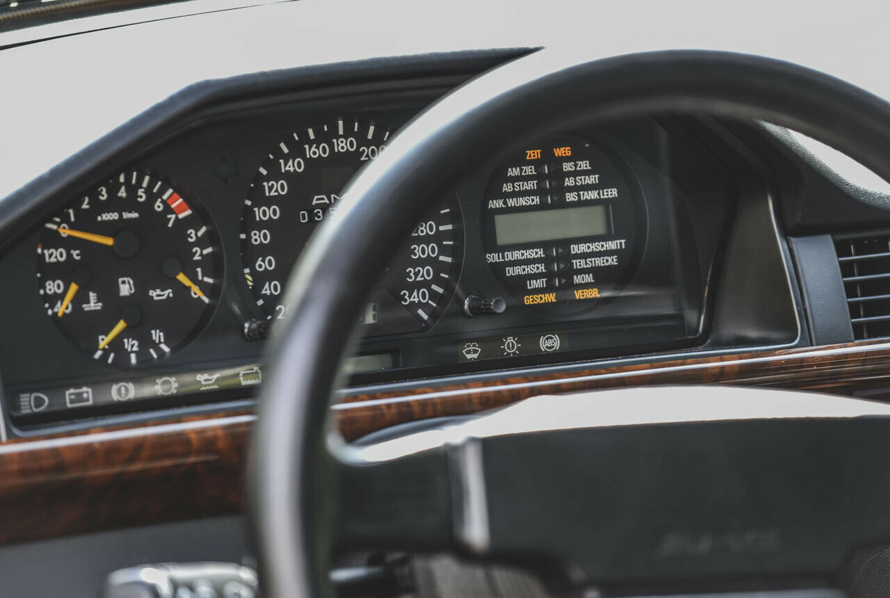 AMG 300 CE 6.0 The Hammer: Display