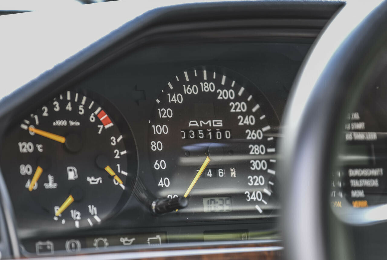 AMG 300 CE 6.0 The Hammer: Display