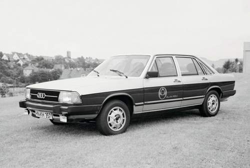 Audi 100 Erprobungsfahrzeug mit Zweischeiben-Wankelmotor 1977