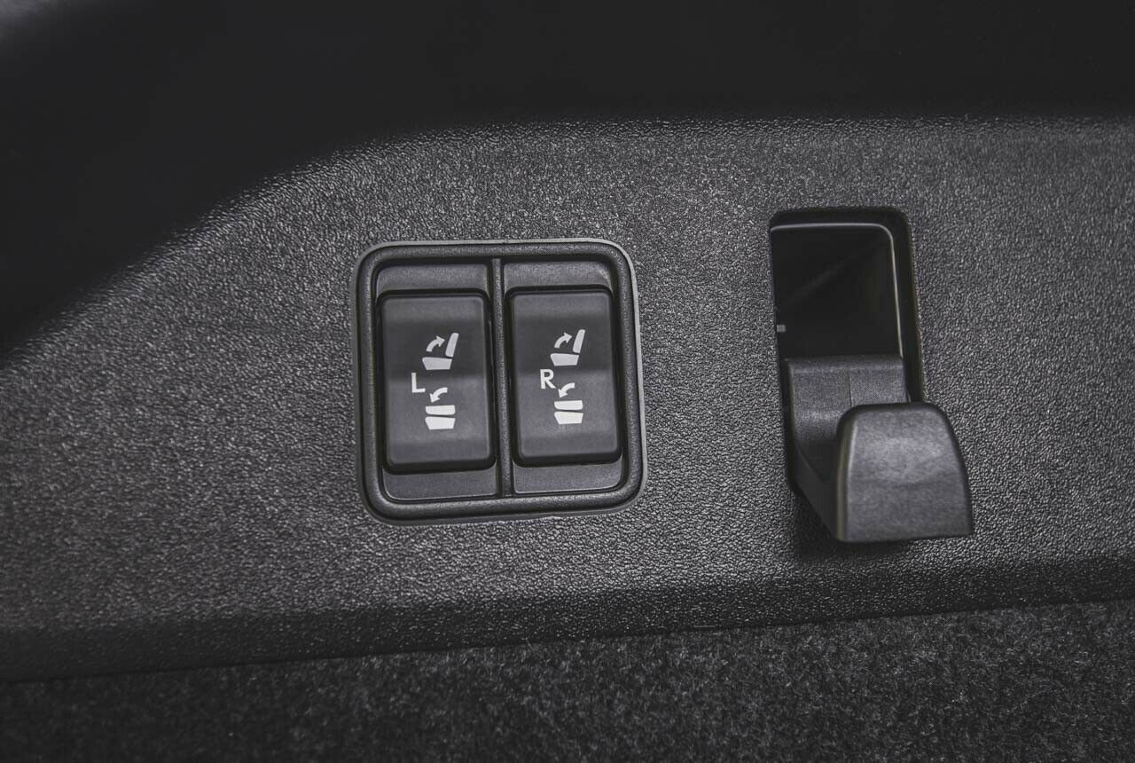Die Rückbanklehnen lassen sich elektrisch umlegen