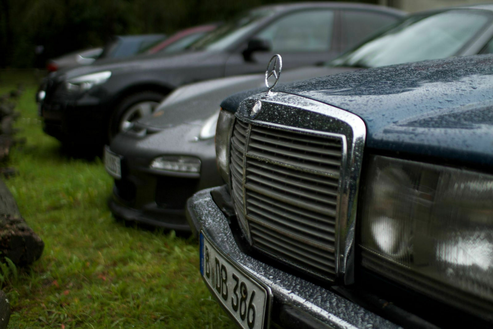 auf dem Hotelparkplatz