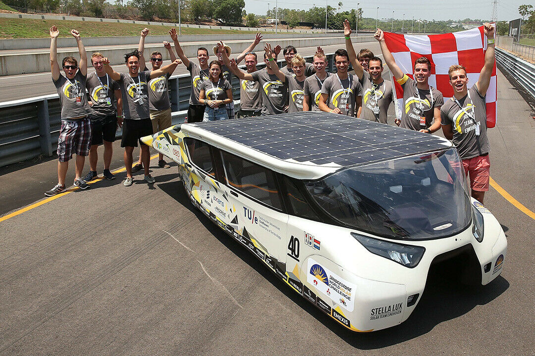 Das Solar Team Eindhoven feiert den ersten Erfolg bei der World Solar Challenge