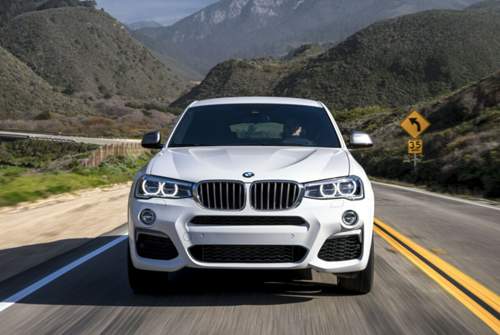 Der BMW X4 M40i kommt mit spezieller Frontschürze mit gößeren Lufteinlässen