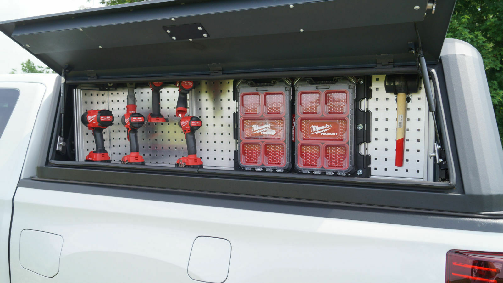 Mitsubishi L200 2.2 110kW/150PS Super Select 4WD-II Milwaukeetool