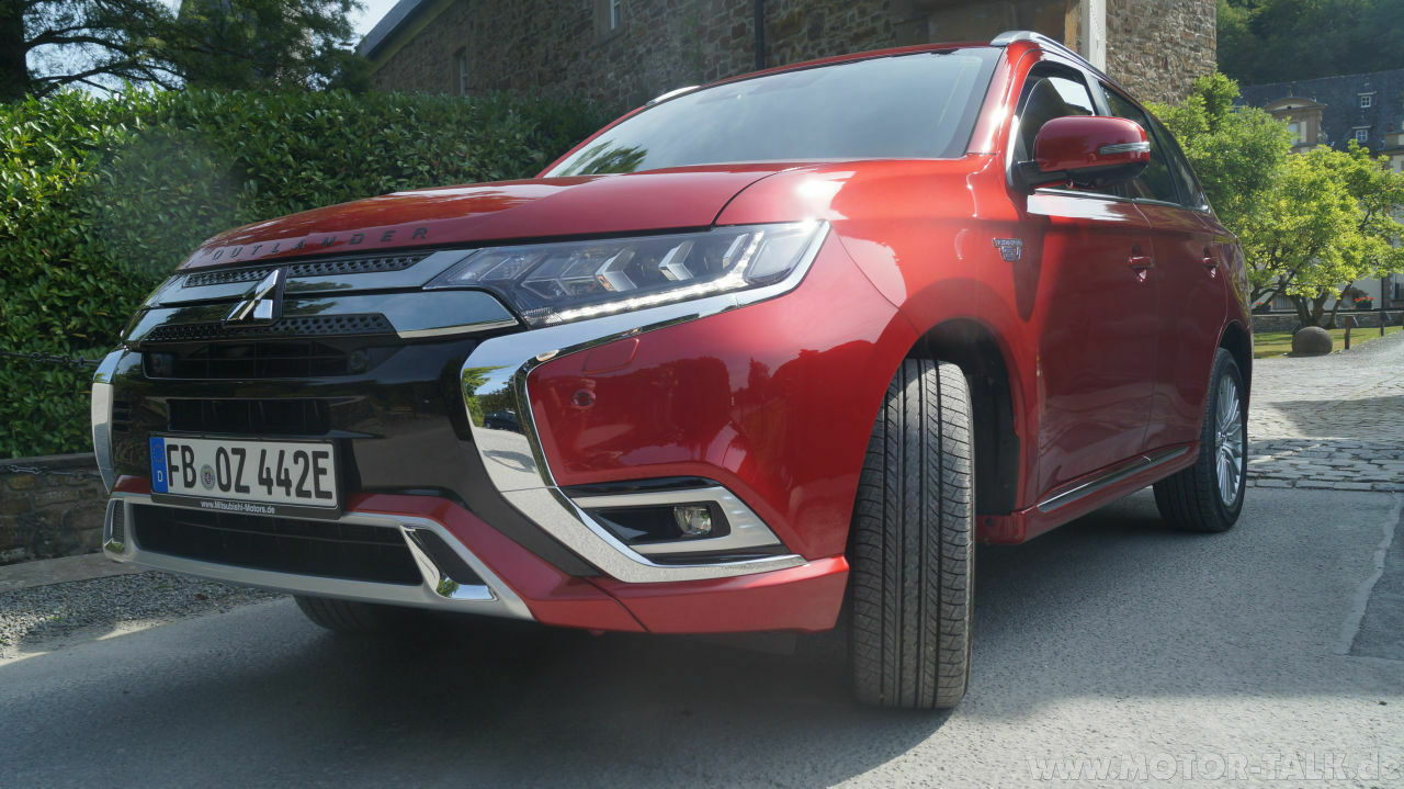 Mitsubishi Outlander PHEV MJ 2019 mit 2.4 Benziner 99kW/135 PS sowie 2 E-Motoren Test