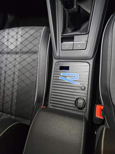 Golf 8 Getraenkehalter Cover 3D