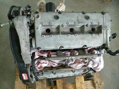 V6-motor-ohne-deckel