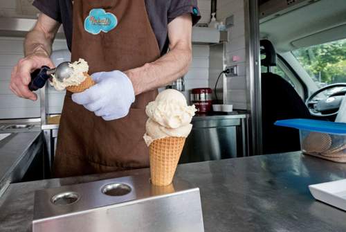 In Köln und Hamburg sind noch 24 Eiswagen unterwegs