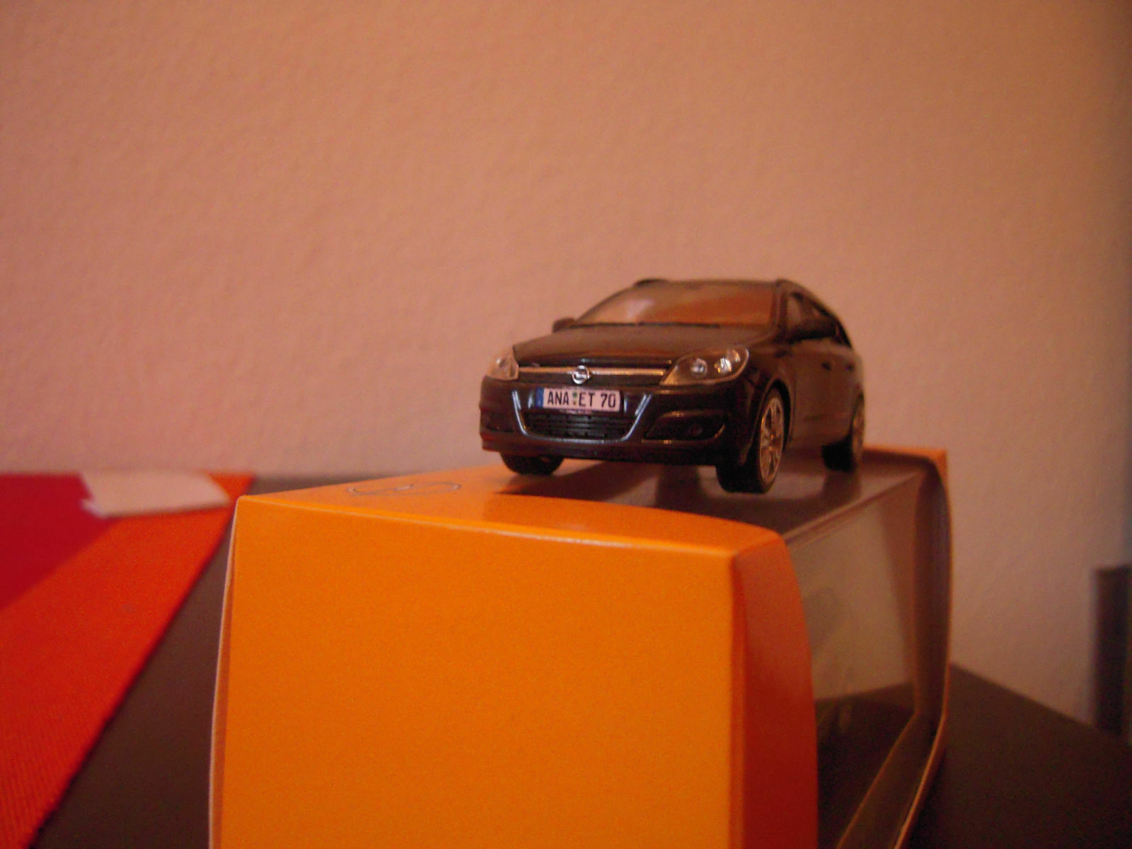 Modellauto Astra GTC schwarz