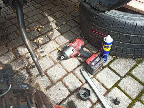Wirkstätte im Freien, Auto aufgebockt