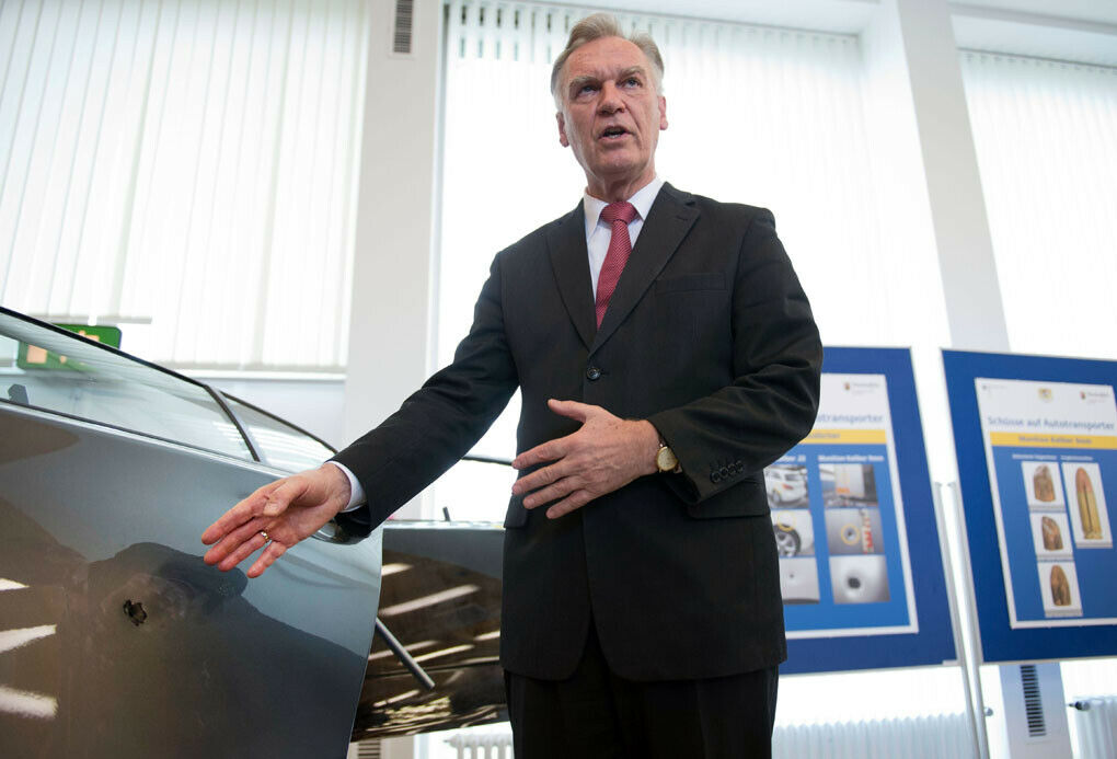 BKA-Präsident Jörg Ziercke will den Fahndungsdruck erhöhen. 100.000 Euro werden dafür als Belohnung ausgesetzt.