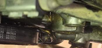 Motor V8 BAT vorne undicht