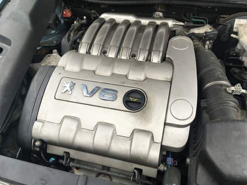 Der Peugeot ES9 Motor 3.0 V6 ist aus Aluminium und laufruhig